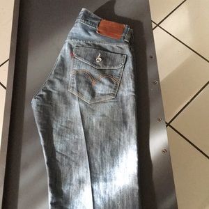 Levi jeans W-33 L32